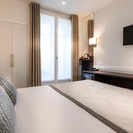 Hotel Elysées Ceramic 3*